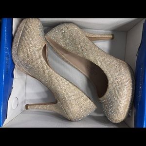 Nude Sparkle De Blossom High Heels Size 6 1/2